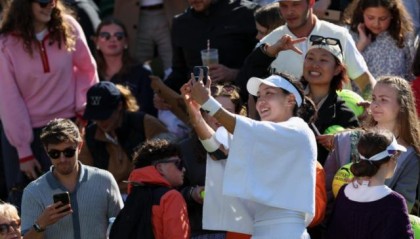 九游官网注册-温网第二周还有王欣瑜 但已没有了女单世界第一